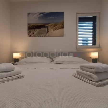 Sea View Leana ماكارسكا